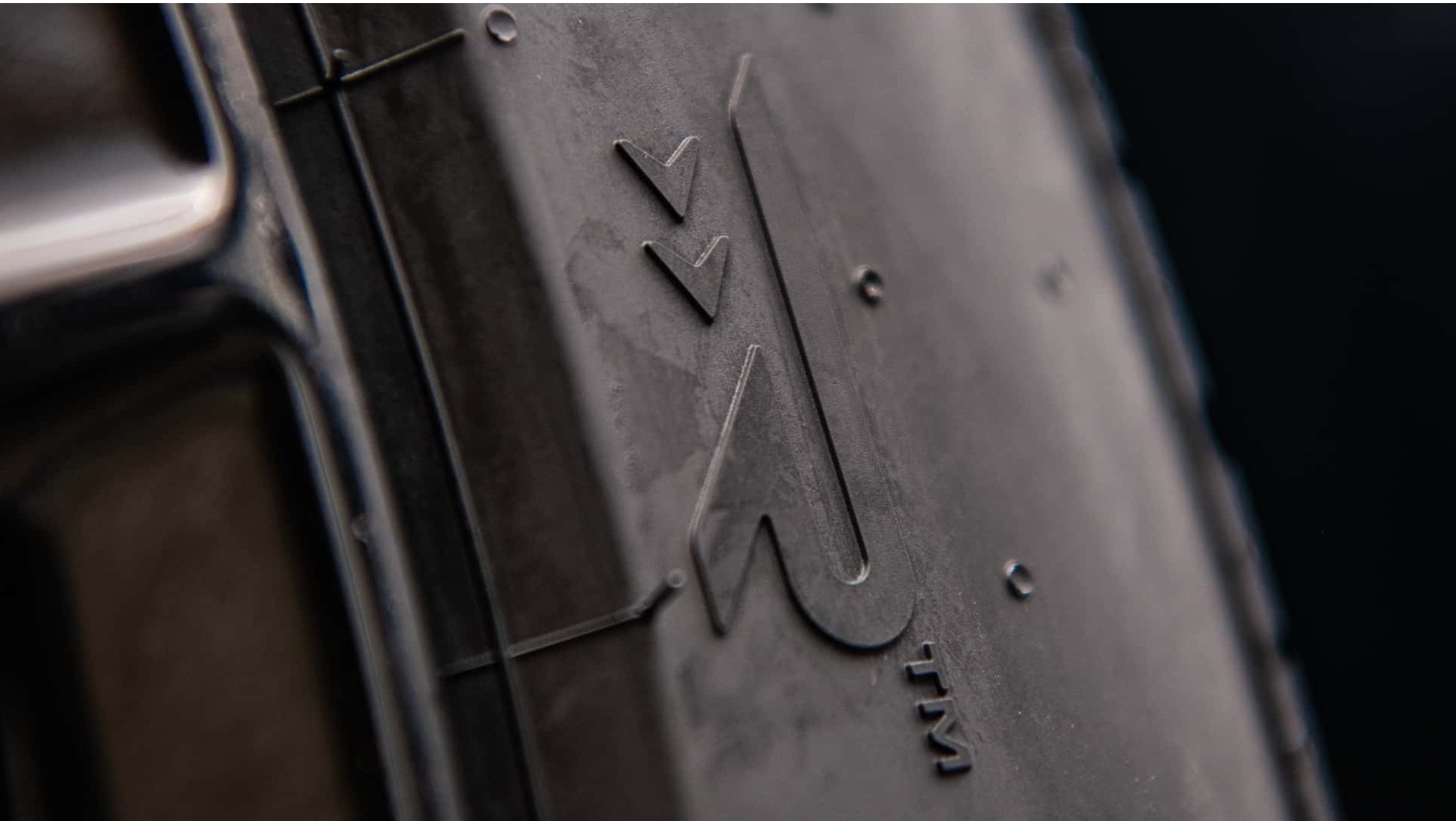 Маркировка Pirelli RunForward